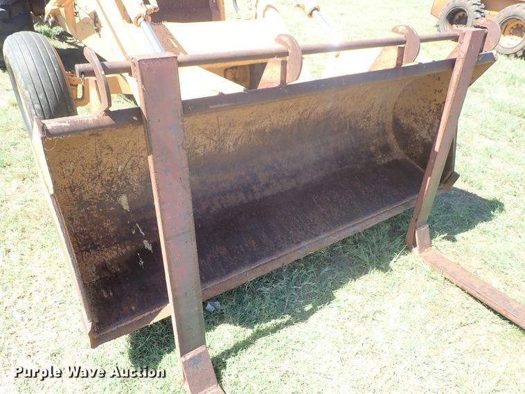 image for item DE5440 1983 Case 480LL landscape tractor