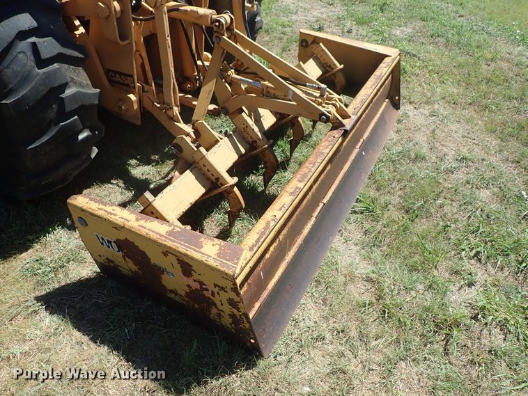 image for item DE5440 1983 Case 480LL landscape tractor