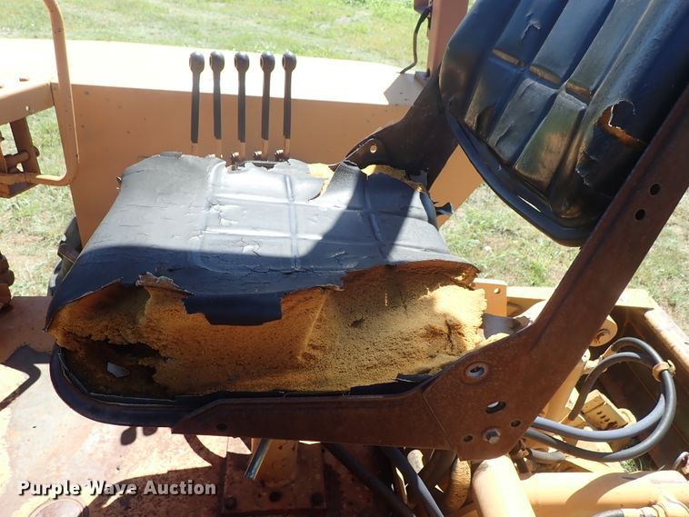 image for item DE5440 1983 Case 480LL landscape tractor