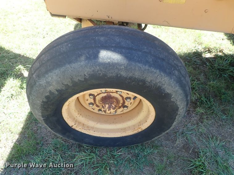 image for item DE5440 1983 Case 480LL landscape tractor