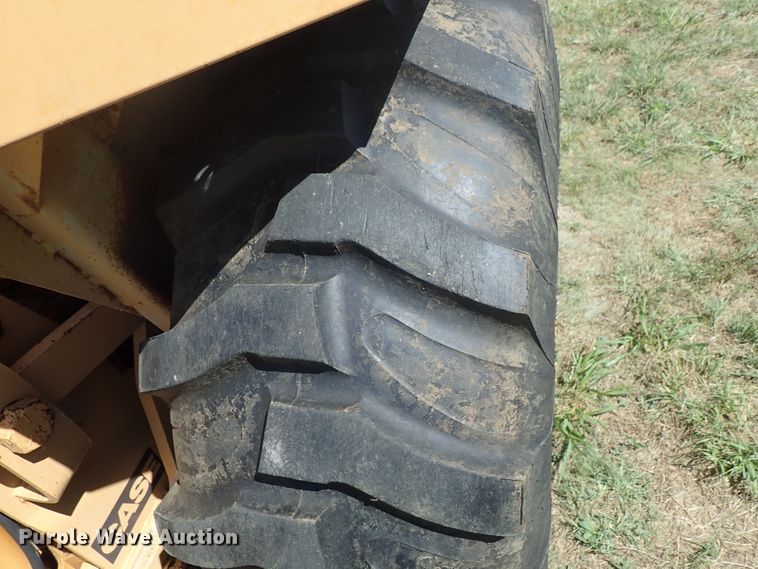 image for item DE5440 1983 Case 480LL landscape tractor