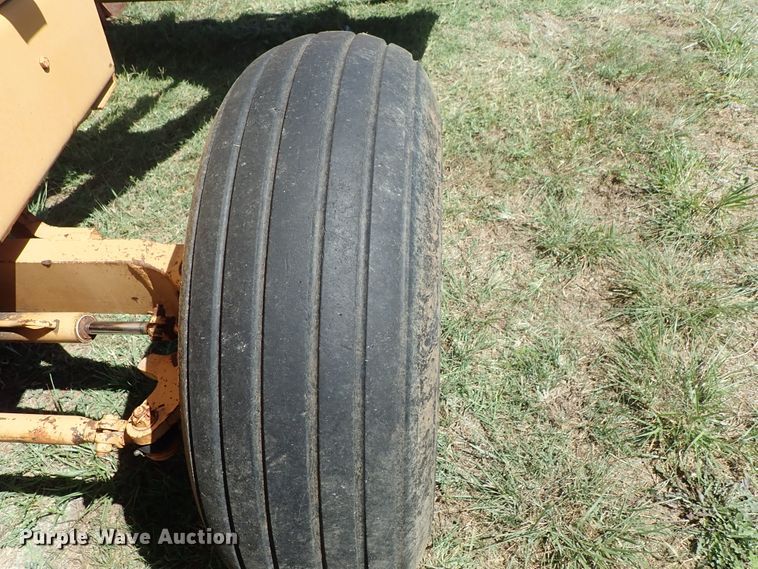 image for item DE5440 1983 Case 480LL landscape tractor