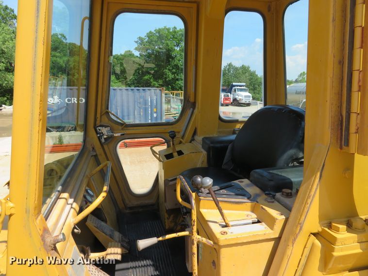 image for item DE8128 1988 Caterpillar 963 LGP track loader