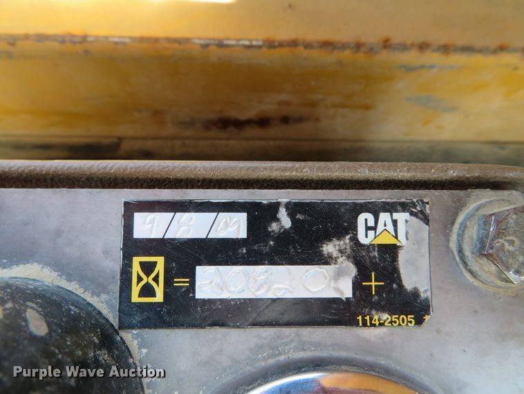 image for item DE8128 1988 Caterpillar 963 LGP track loader