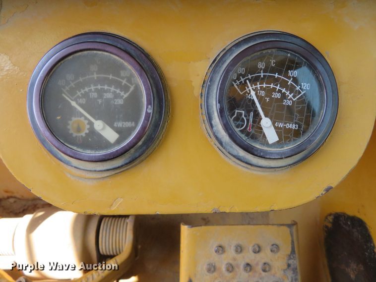 image for item DE8128 1988 Caterpillar 963 LGP track loader