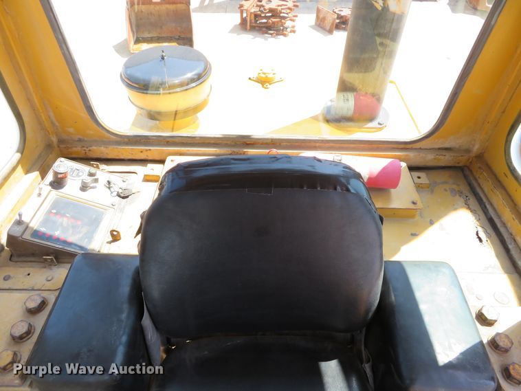 image for item DE8128 1988 Caterpillar 963 LGP track loader