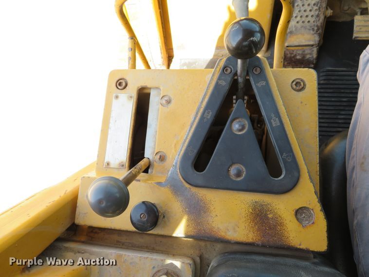 image for item DE8128 1988 Caterpillar 963 LGP track loader
