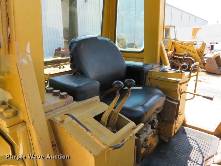 image for item DE8128 1988 Caterpillar 963 LGP track loader