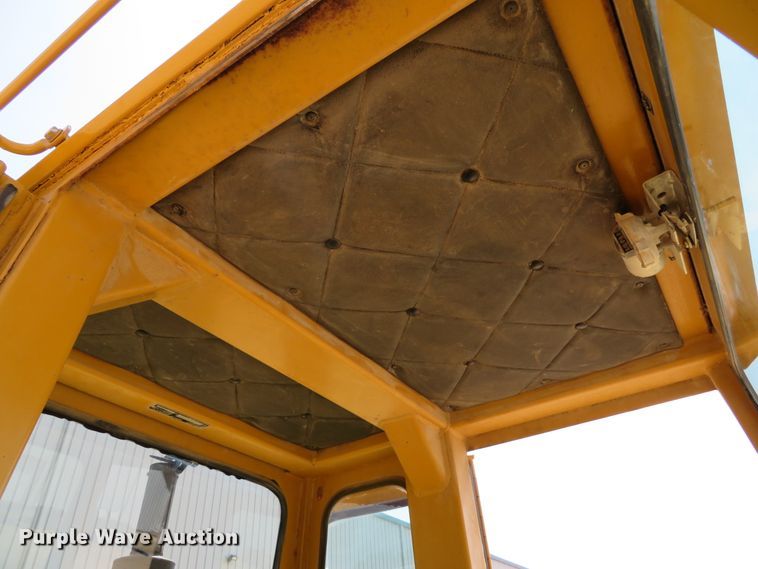 image for item DE8128 1988 Caterpillar 963 LGP track loader