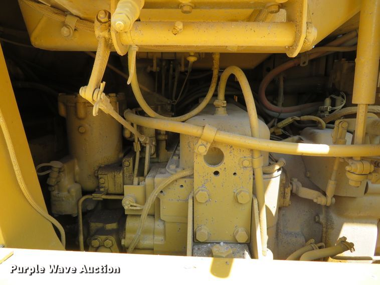 image for item DE8128 1988 Caterpillar 963 LGP track loader