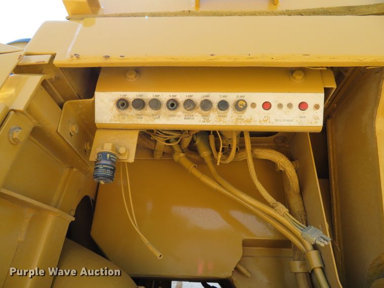 image for item DE8128 1988 Caterpillar 963 LGP track loader
