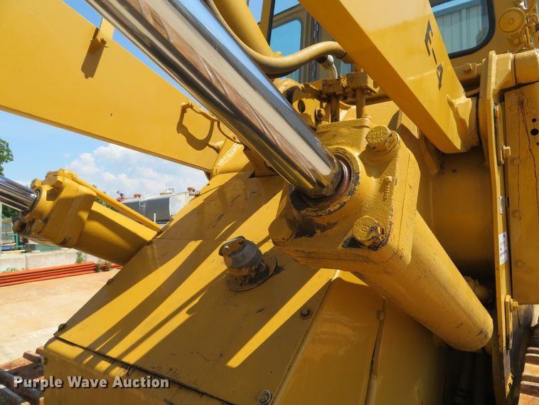 image for item DE8128 1988 Caterpillar 963 LGP track loader