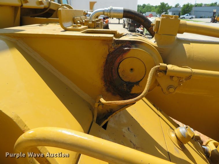 image for item DE8128 1988 Caterpillar 963 LGP track loader