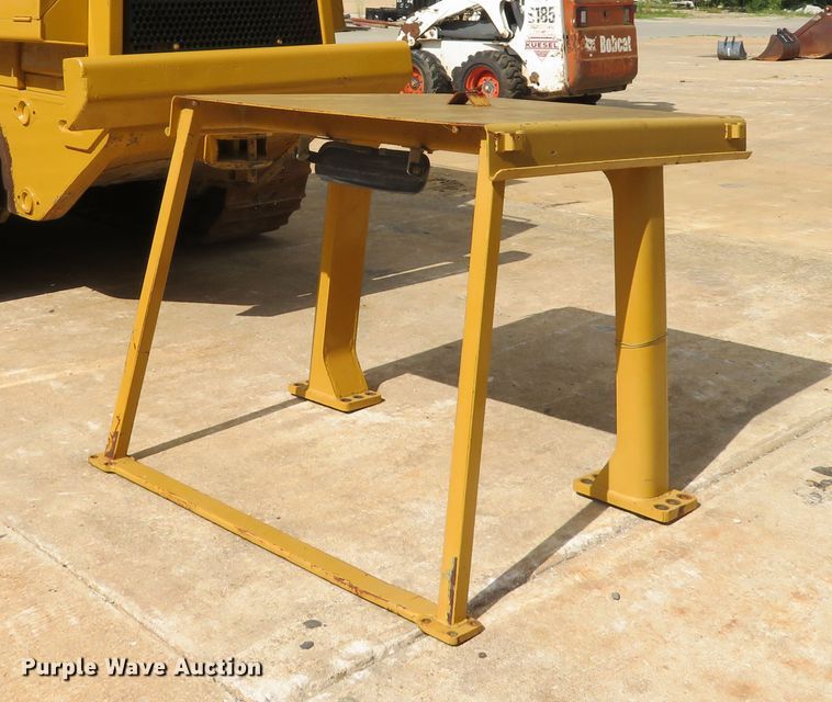 image for item DE8128 1988 Caterpillar 963 LGP track loader