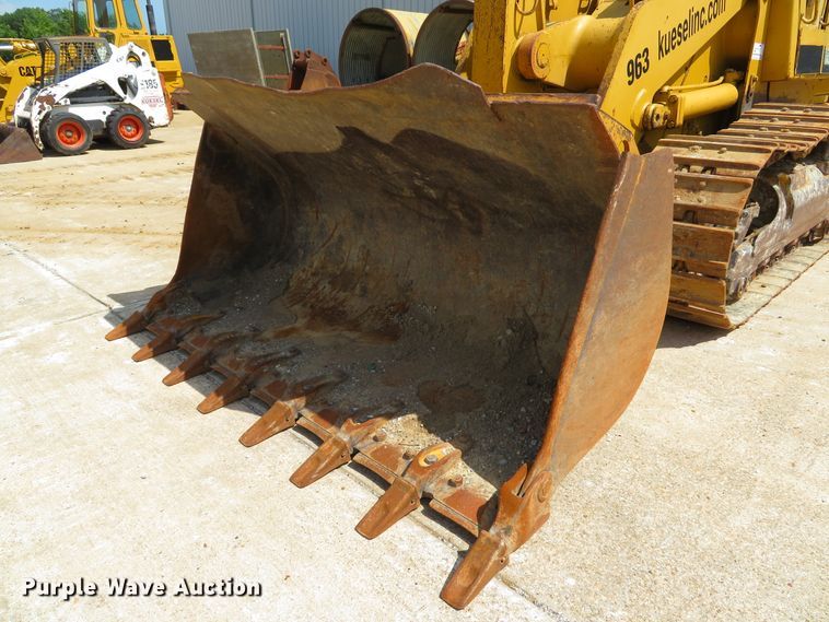image for item DE8129 1986 Caterpillar 963 LGP track loader
