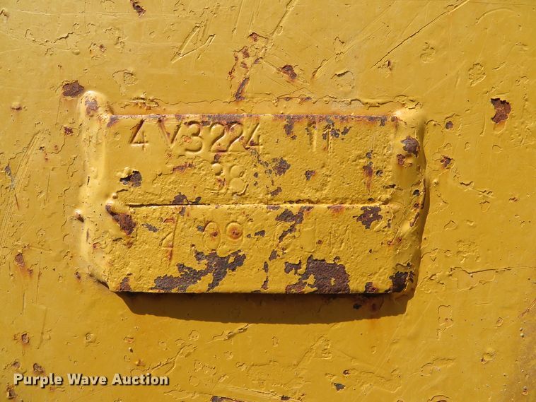 image for item DE8129 1986 Caterpillar 963 LGP track loader