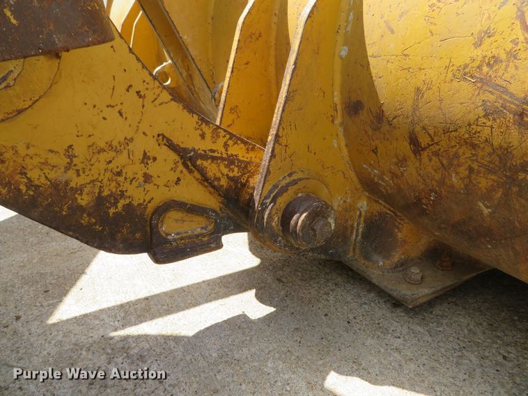 image for item DE8129 1986 Caterpillar 963 LGP track loader