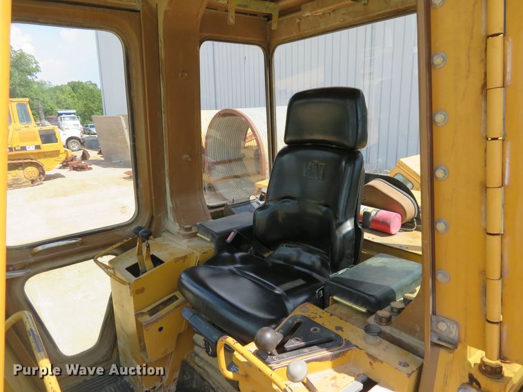 image for item DE8129 1986 Caterpillar 963 LGP track loader