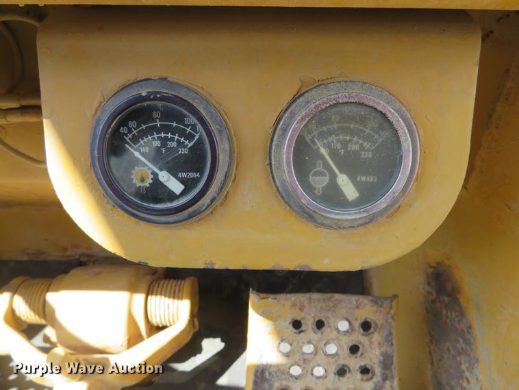 image for item DE8129 1986 Caterpillar 963 LGP track loader