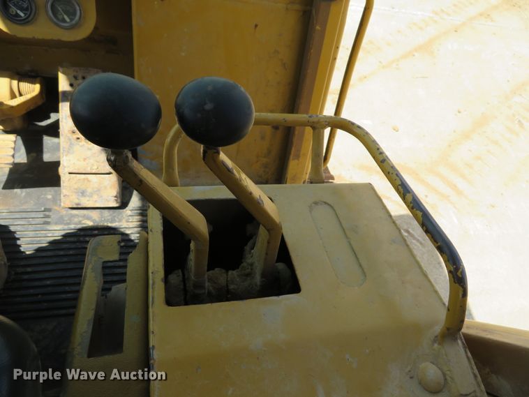 image for item DE8129 1986 Caterpillar 963 LGP track loader