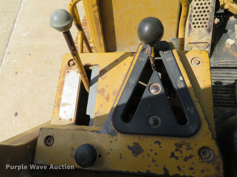 image for item DE8129 1986 Caterpillar 963 LGP track loader