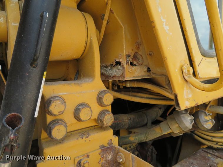 image for item DE8129 1986 Caterpillar 963 LGP track loader
