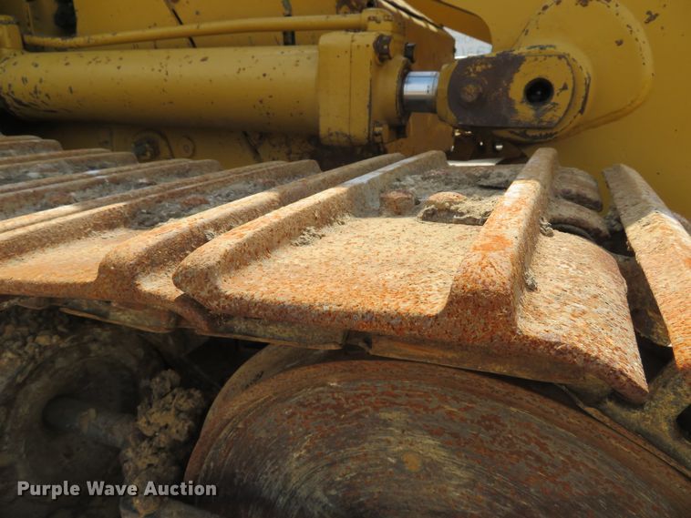 image for item DE8129 1986 Caterpillar 963 LGP track loader