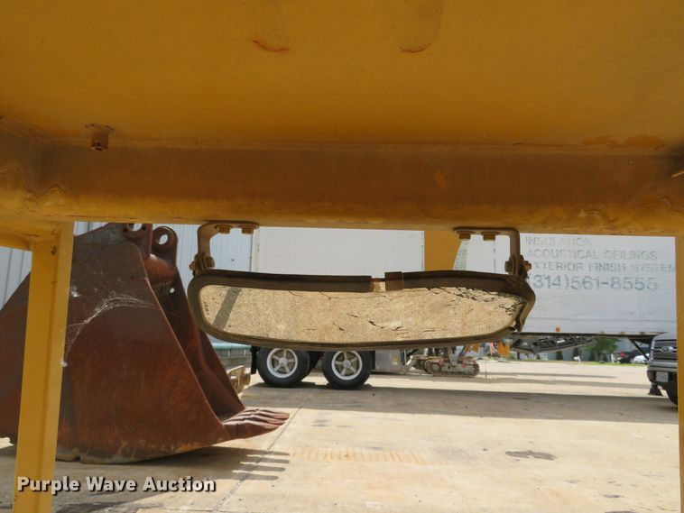 image for item DE8129 1986 Caterpillar 963 LGP track loader