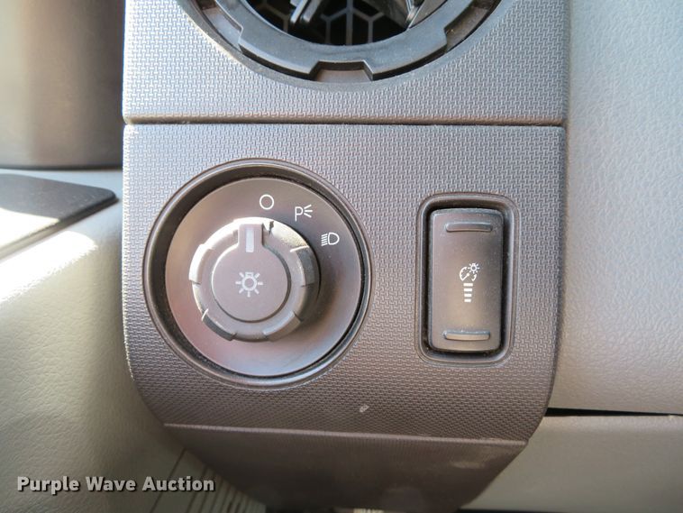 image for item DE8166 2011 Ford F550 Super Duty XL service truck