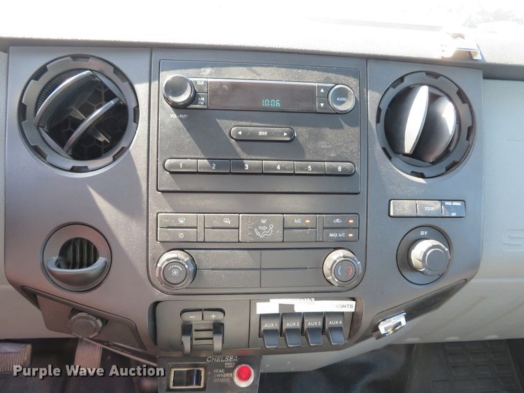 image for item DE8166 2011 Ford F550 Super Duty XL service truck