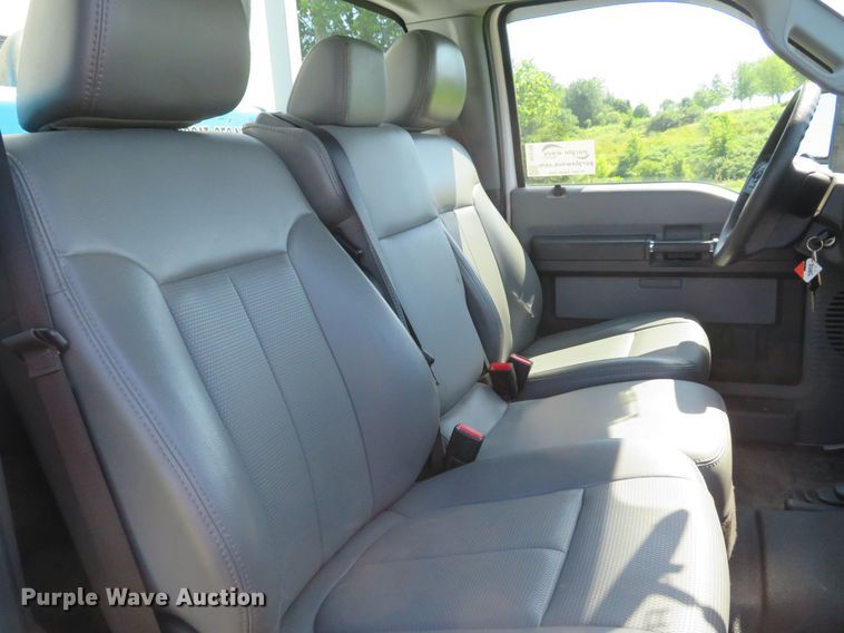 image for item DE8166 2011 Ford F550 Super Duty XL service truck