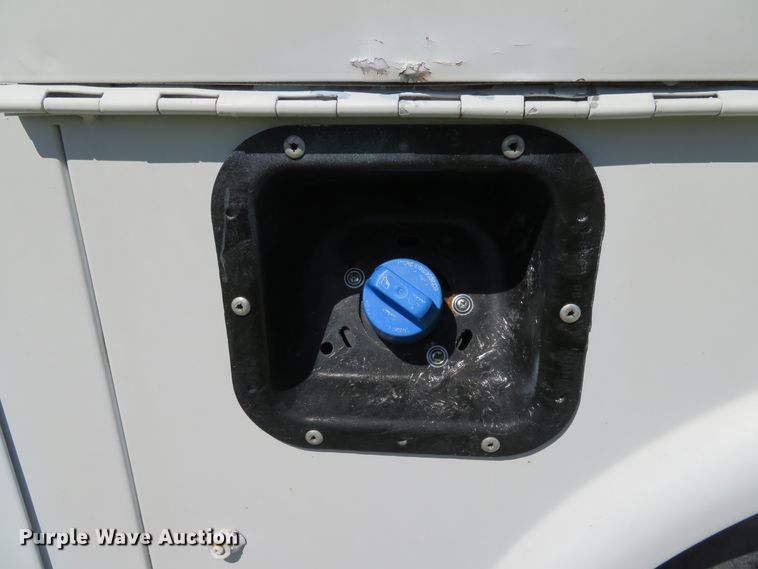 image for item DE8166 2011 Ford F550 Super Duty XL service truck