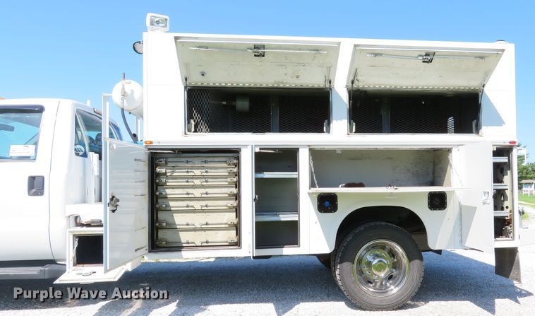 image for item DE8166 2011 Ford F550 Super Duty XL service truck