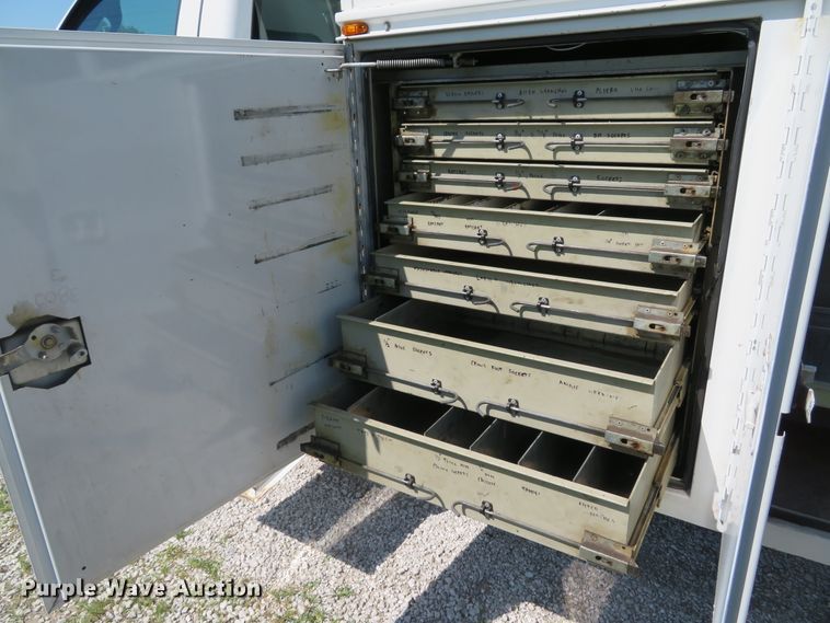 image for item DE8166 2011 Ford F550 Super Duty XL service truck