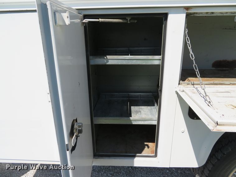 image for item DE8166 2011 Ford F550 Super Duty XL service truck