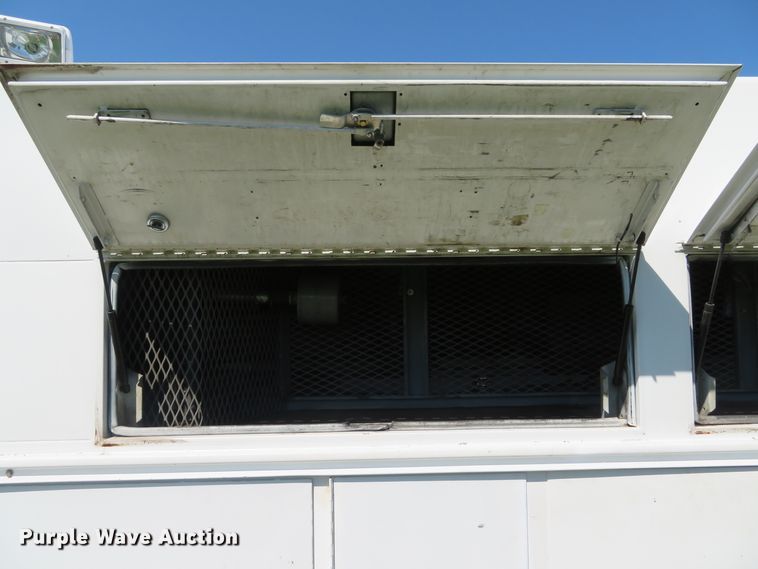 image for item DE8166 2011 Ford F550 Super Duty XL service truck