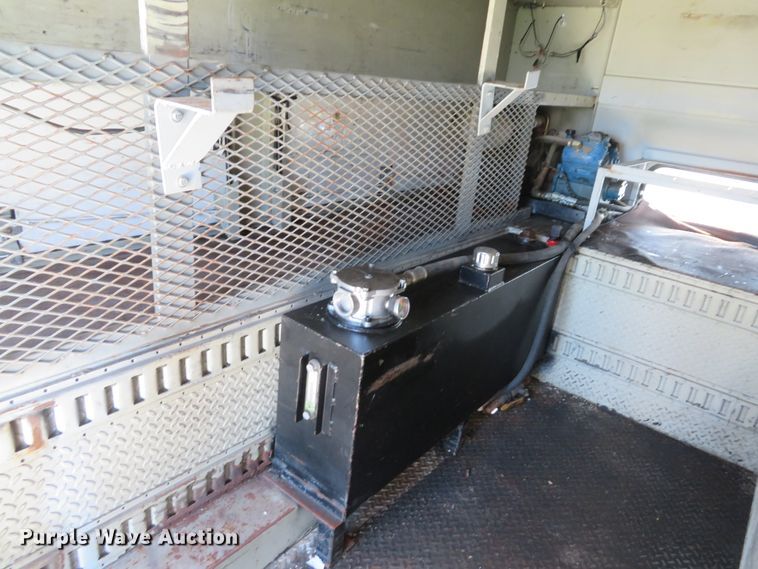 image for item DE8166 2011 Ford F550 Super Duty XL service truck