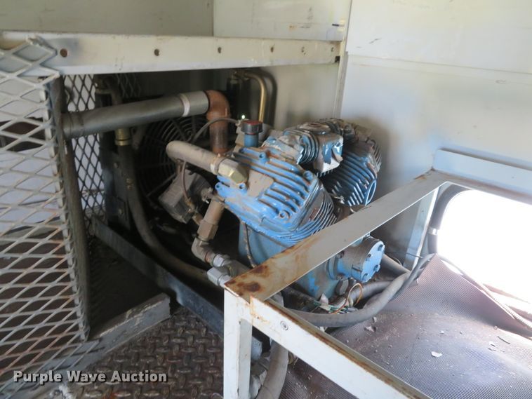 image for item DE8166 2011 Ford F550 Super Duty XL service truck