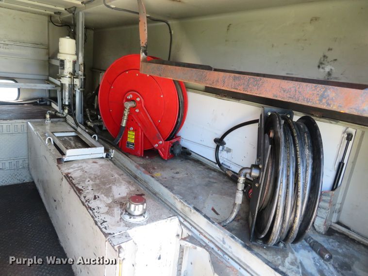 image for item DE8166 2011 Ford F550 Super Duty XL service truck