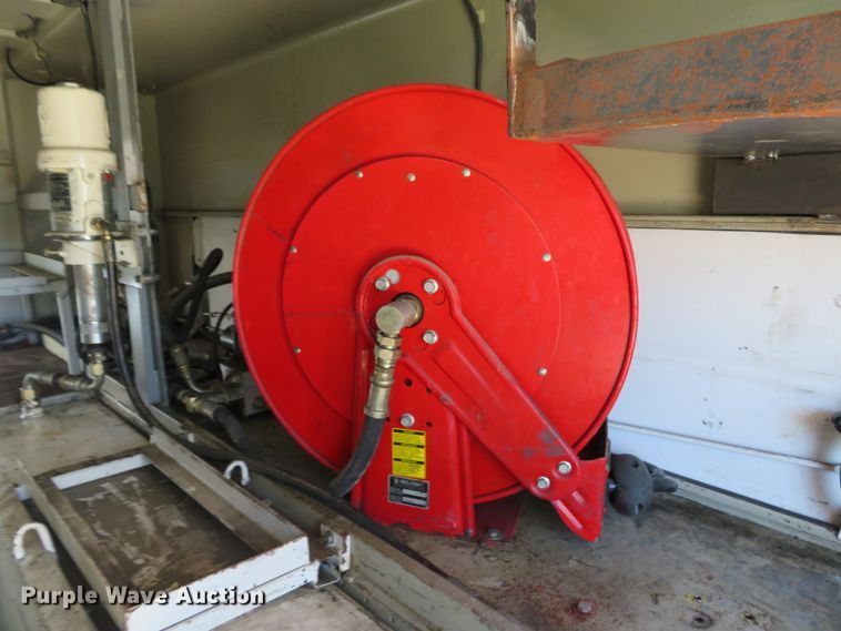 image for item DE8166 2011 Ford F550 Super Duty XL service truck