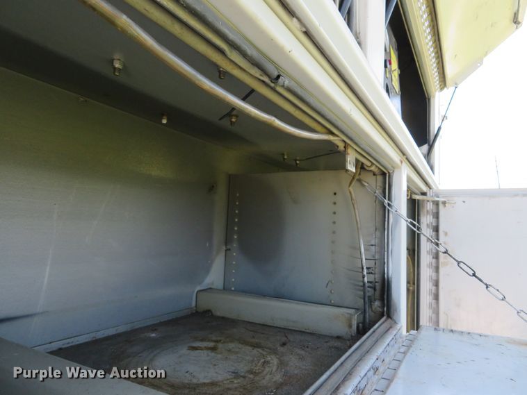 image for item DE8166 2011 Ford F550 Super Duty XL service truck