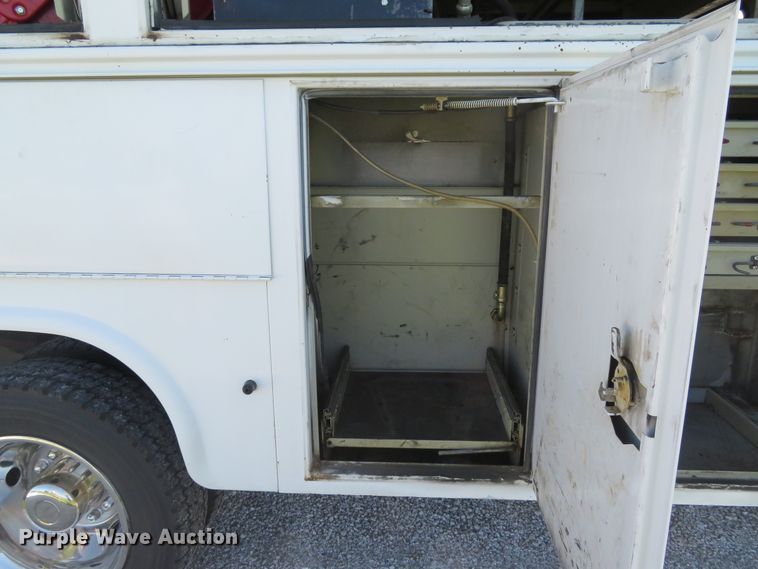 image for item DE8166 2011 Ford F550 Super Duty XL service truck