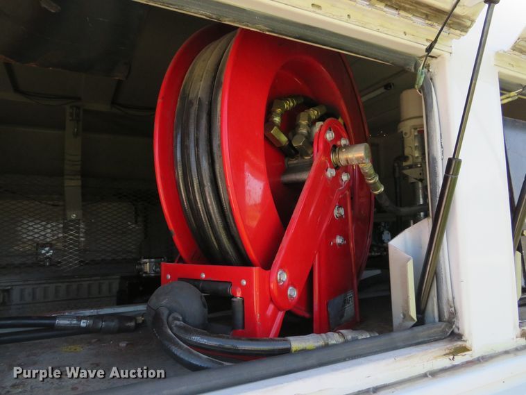 image for item DE8166 2011 Ford F550 Super Duty XL service truck