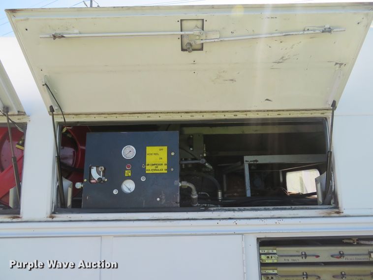 image for item DE8166 2011 Ford F550 Super Duty XL service truck