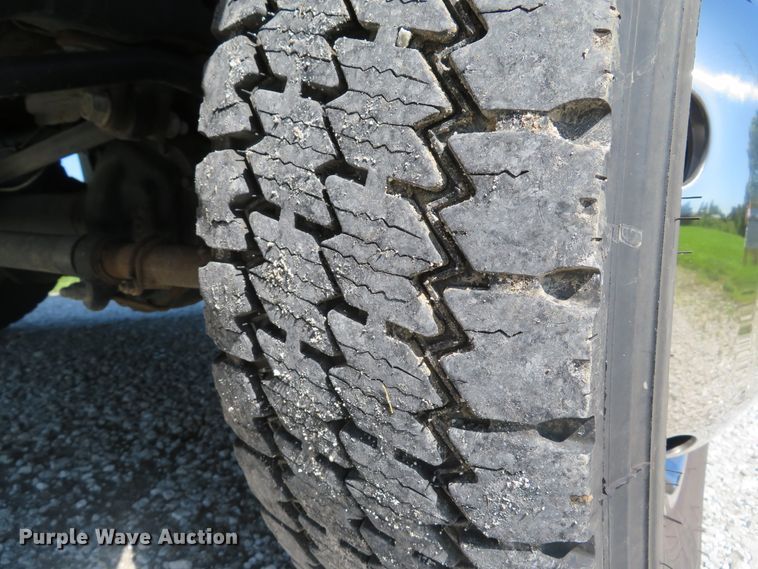 image for item DE8166 2011 Ford F550 Super Duty XL service truck