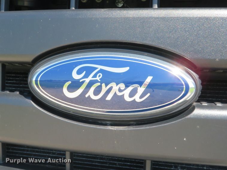 image for item DE8166 2011 Ford F550 Super Duty XL service truck