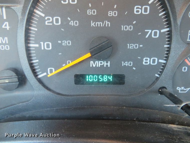 image for item DE8167 2006 GMC C8500 service truck