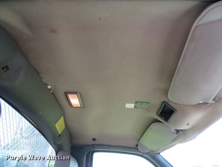 image for item DE8167 2006 GMC C8500 service truck