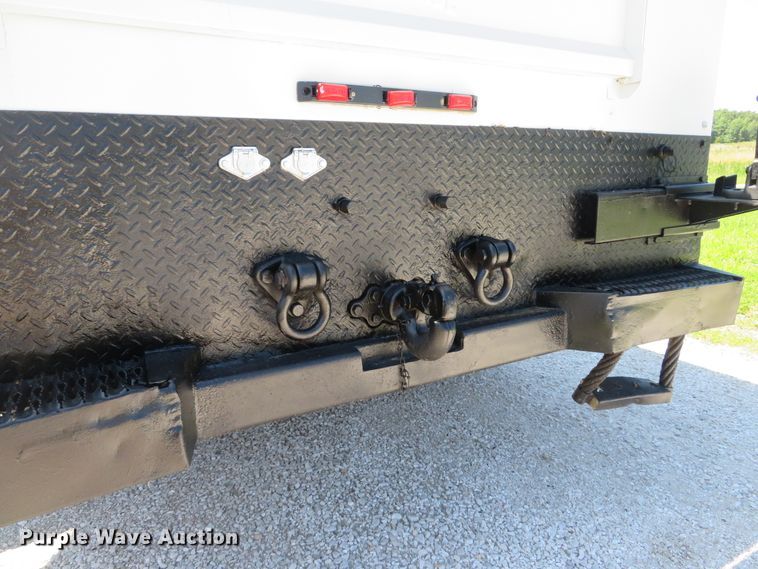 image for item DE8167 2006 GMC C8500 service truck