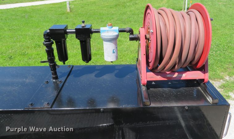 image for item DE8167 2006 GMC C8500 service truck